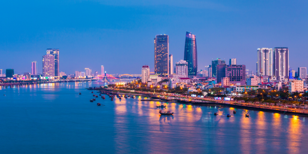 Image of Da Nang City, the fourth largest city in Vietnam ダナン、ベトナム、新興都市
