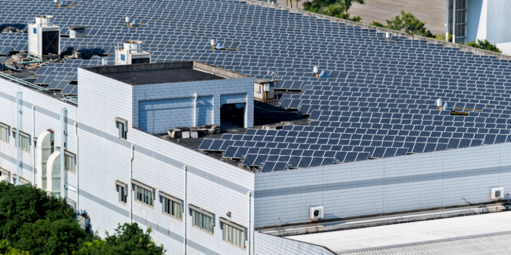 Image of a rooftop solar, solar panels on building rooftop, which is considered as a potential solution for Vietnam power development plan (pdp8)